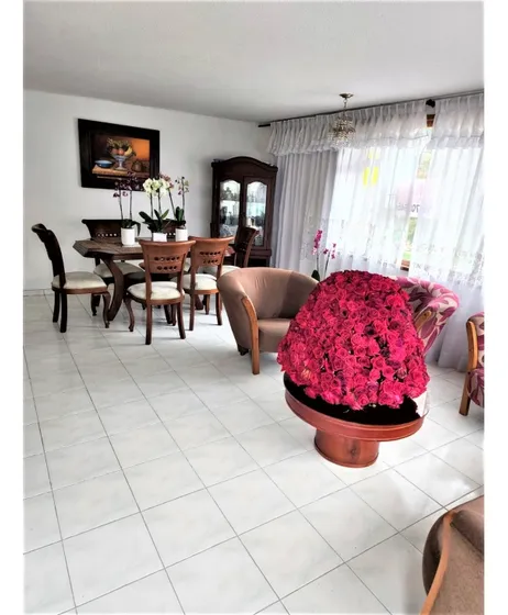 Venta De Casa Con Renta En Chipre