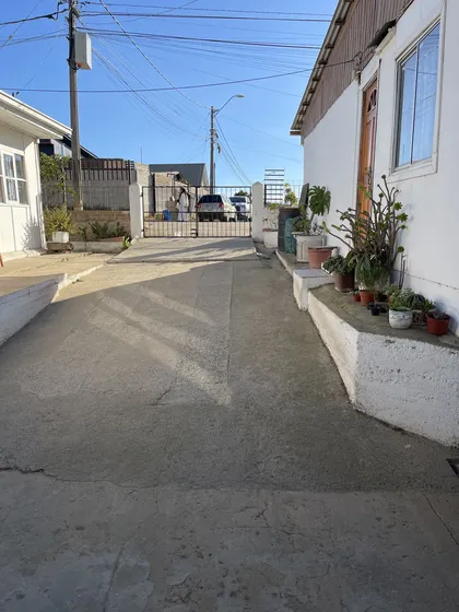 Casa Con Amplio Terreno Y 2 Cabañas Independientes