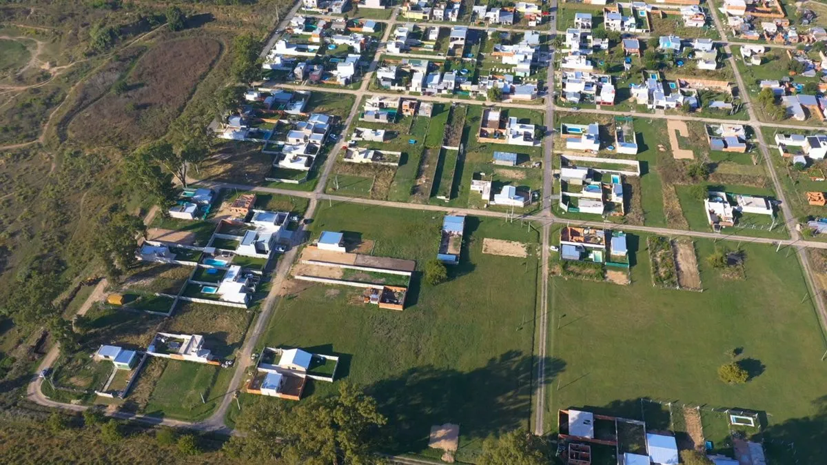 Land for Sale in El Alba Neighborhood with Title Deed
