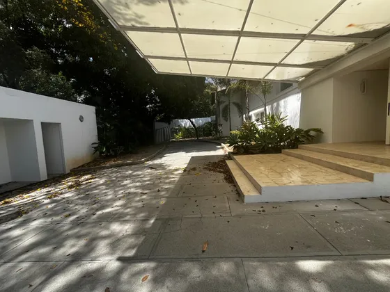 Espectacular Casa De Lujo En Alquiler En Caracas Country Club De 2000m2 