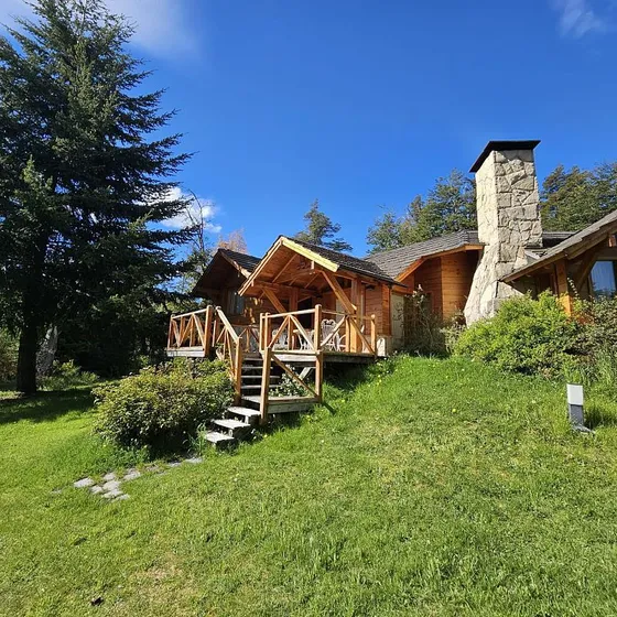 Propiedad De Gran Categoria En Terreno De 5000 Mt2.