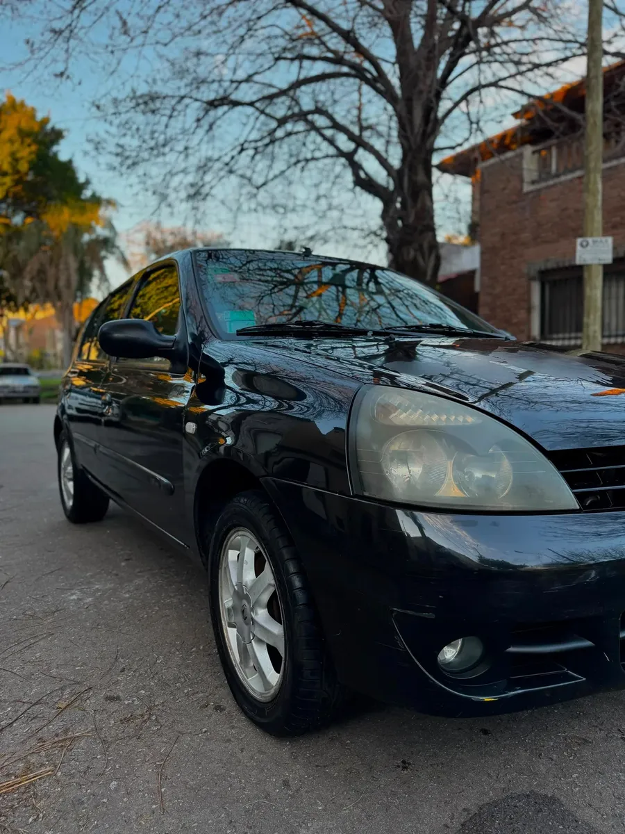 Renault Clio 1.6 Privilege530138755949537281