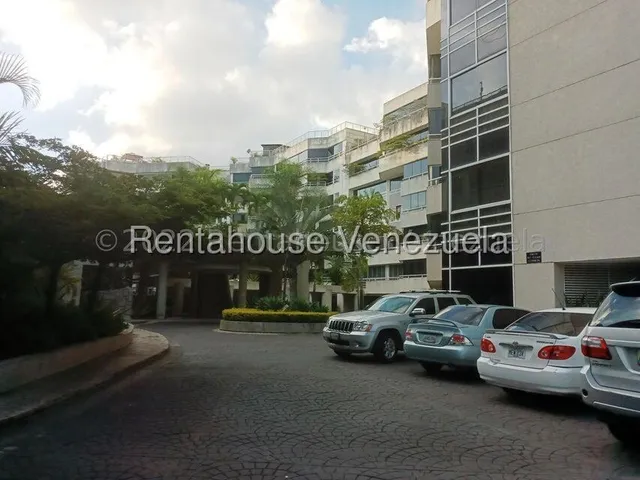 Amplio Apartamento Actualizado En Venta En Sebucan Yf