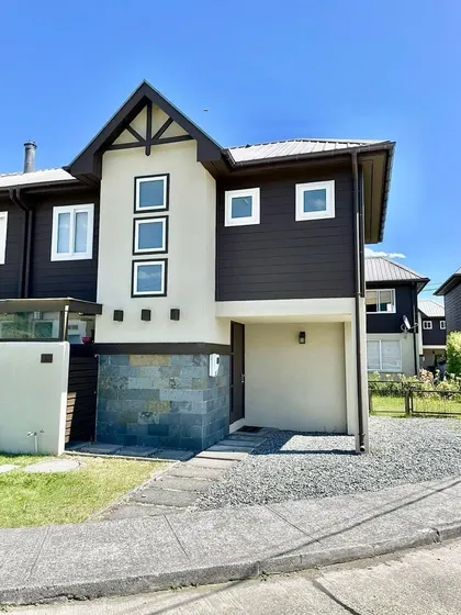 Hermosa Casa En Venta En Pucon