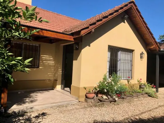 Impecable Chalet Estilo Moderno - Bo. Abierto Green Hills - Ing. Maschwitz - Escobar 