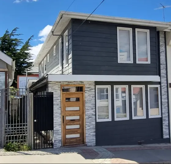 Se Vende Casa En Sector Centro Punta Arenas. Para Hostal
