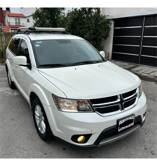 Dodge Journey 2.4 Sxt 7 Pasajeros At