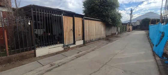 Casa En Venta De 4 Dorm. En Quinta Normal