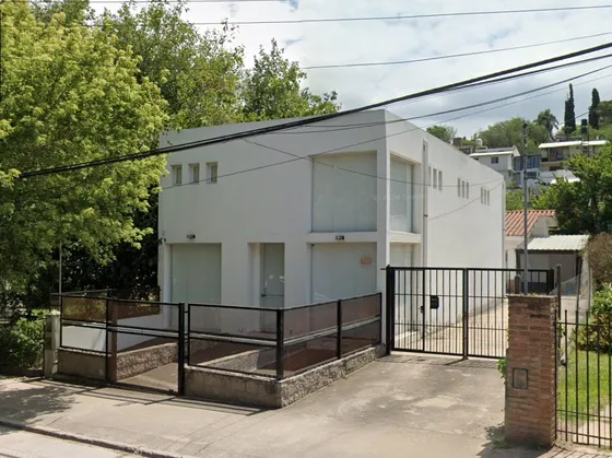 Casa En Venta Más Salón Comercial