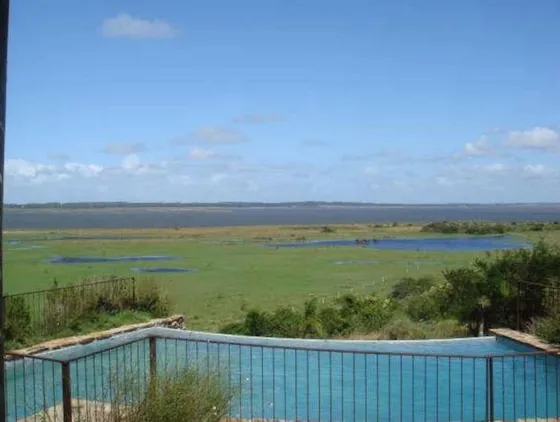 Gaia, Chacra Sobre Laguna José Ignacio