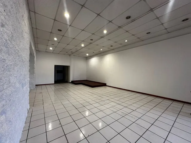 Alquiler Local Comercial 100 Metros Zona 10