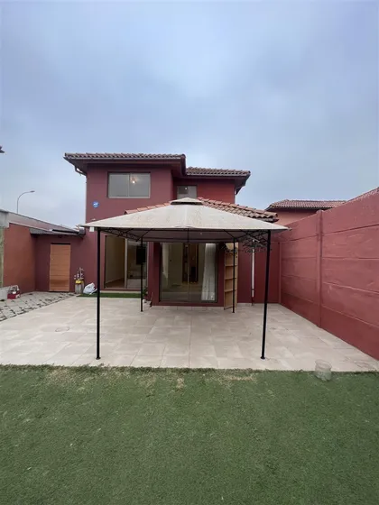 Casa En Venta De 3 Dorm, La Arboleda En La Serena