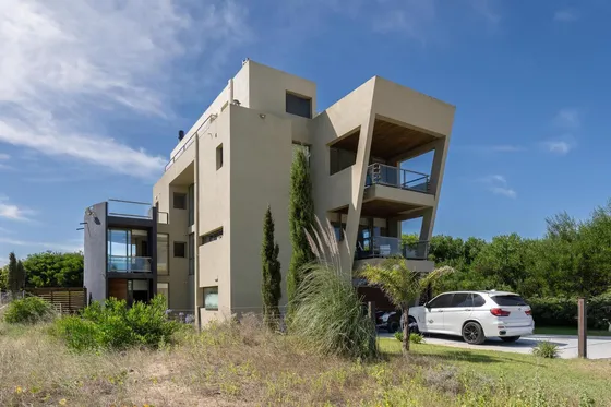 Casa En Venta - 4 Dormitorios 3 Baños - Pinamar