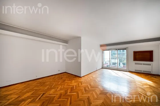 Departamento - 5 Ambientes - Con Balcón Y Cochera - Belgrano - Venta