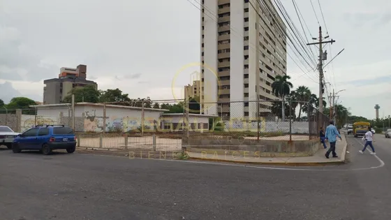 Tv-127 Zona Este Terreno Avenida El Milagro