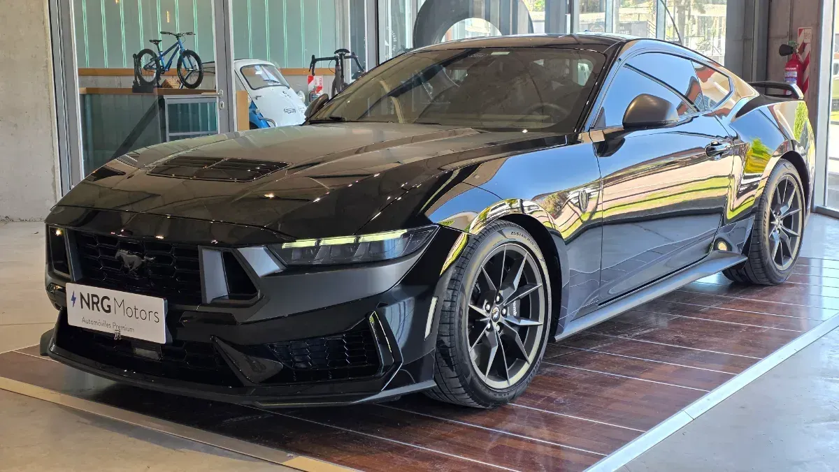 Ford Mustang 5.0 V8 Dark Horse