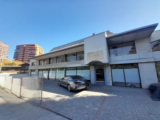 Local Comercial En Venta En Vitacura. Av Kennedy 