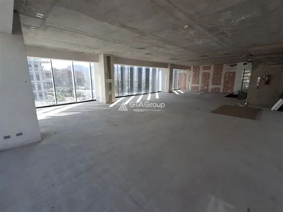 Vendo Oficina 160 M2. Exclusivo Edificio Vitacura