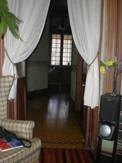 Amplia Casona Estilo Bauhaus Con Local Comercial 