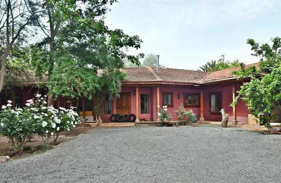 Casa En Venta De 4 Dormitorios + 2 Casas + Parcela