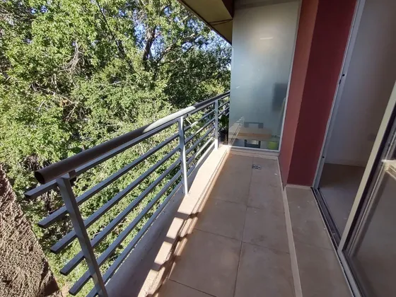 Venta! Departamento En Jardín Claret - 2 Dormitorios Con Cochera Y Escritura!