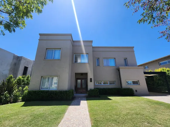 Casa En Venta En Canton Golf