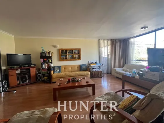 Departamento En Venta De 3 Dorm. 3b. 1e. 1b Las Condes
