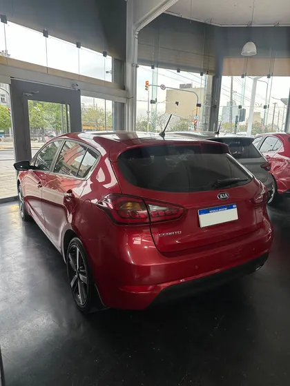 Kia Cerato 2.0 Sx At6 5 P