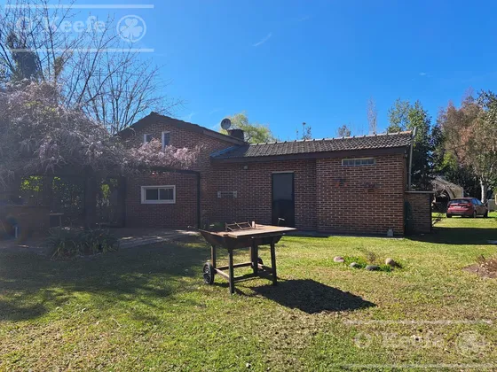 Uf 13 - Casa Sobre Dos Lotes En Venta Con Escritura - Barrio Swan Abasto