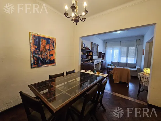 Venta De Casa 5 Ambientes Con Fondo Libre En Adrogue