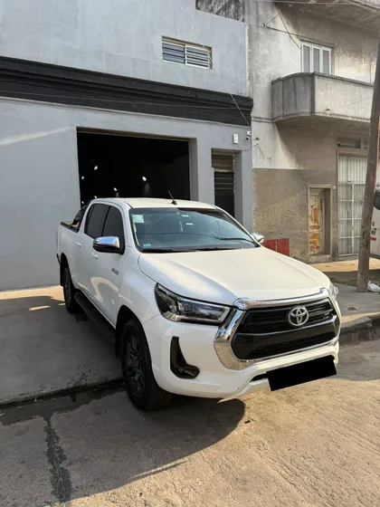 Toyota Hilux Pick-up 2.8 Cd Srv 177cv 4x2 At