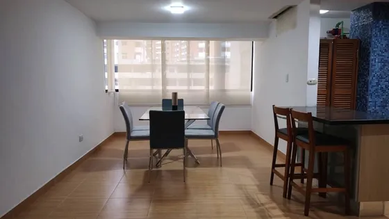Avg - Alquiler Hermoso Apto. 84mts  Conjunto Residencial Vista Hermosa, Amoblado Y Equipado. 2 Hab, 2 Baños, 2 Est - Urb. La Boyera, Mun. El Hatillo