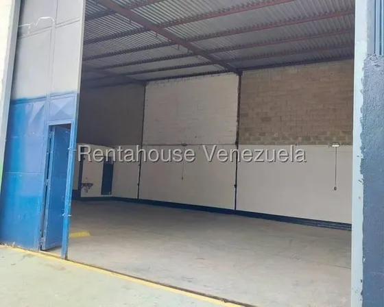 Ab Alquila Galpón En La Zona Industrial Guacamayas I Con Excelente Ubicación Consta De Una Oficina