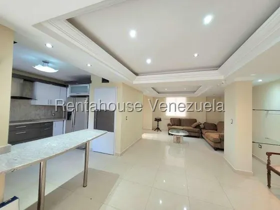 Sorangel Vargas Vende Amplia Y Hermosa Casa Duplex Remodelada, Patio, Planta Electrica, Piscina. Conj. Res. Ciudad Roca Zona Este Barquisimeto Mls #25-18666