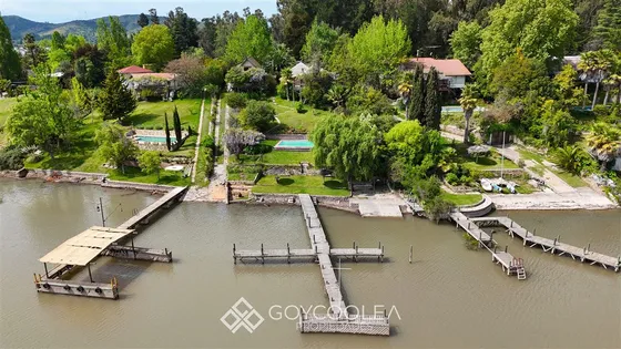 Casa En Venta De 8 Dorm. En Las Cabras