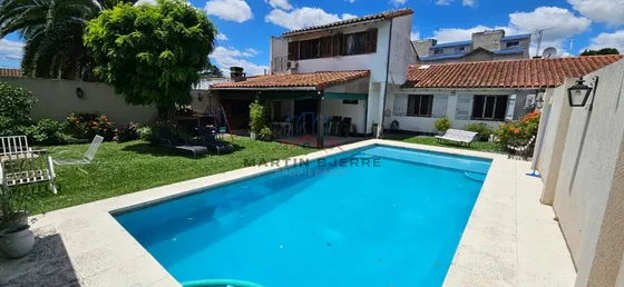 Venta Chalet 6 Ambientes En Ciudad Evita.