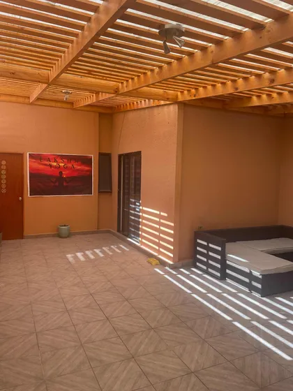 Casa 3 Dormitorios, 2 Baños 1/2