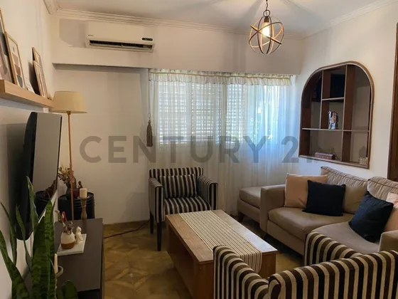 Ph De 3 Ambientes En Venta En Lomas De Zamora Con Patio, En Planta Baja