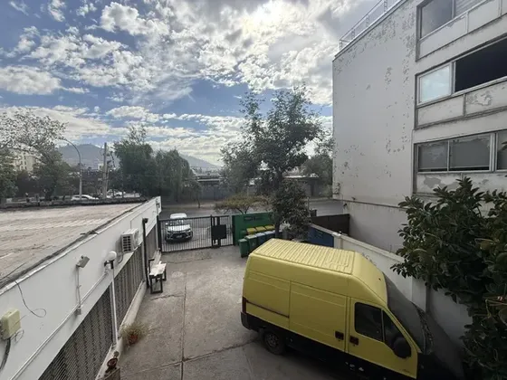 Cercano A Metro Salvador, Piso Dos, Vista Norte.