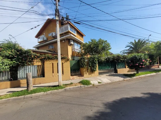 El Rosal Maipú / Clinica Indisa / Casa 3 Pisos Amplia