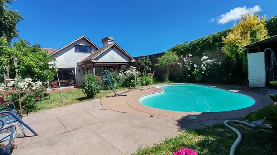 Amplia Casa En Venta