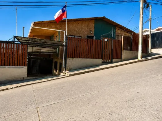 Casa En Venta En Valparaíso Con Vista A La Bahia | 144m²