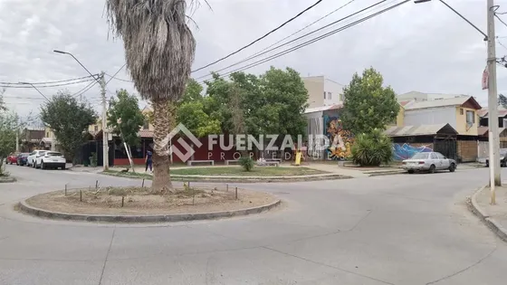 Casa En Venta De 3 Dorm. En Renca