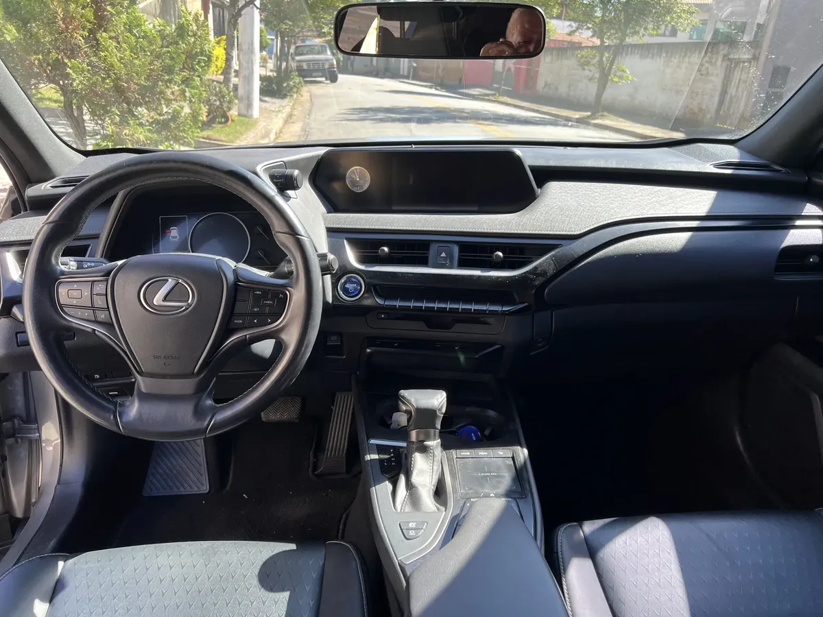 Lexus Ux 2019 2.0 Dynamic Aut. 5p Hibrido — foto 6