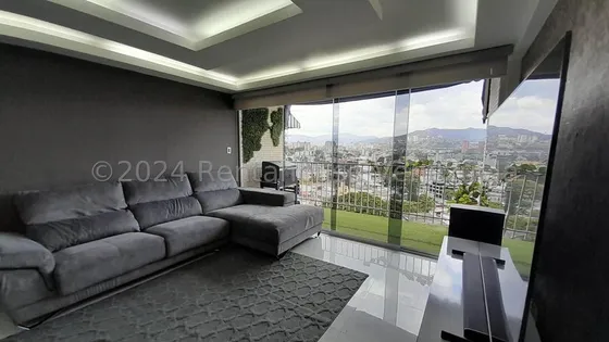 Moderno Apartamento En Venta En Los Chaguaramos. Yr25-16702