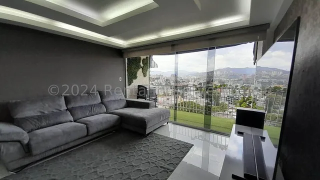 Moderno Apartamento En Venta En Los Chaguaramos. Yr25-16702