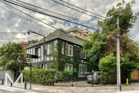 Casa En Venta De 4 Dorm. En Providencia