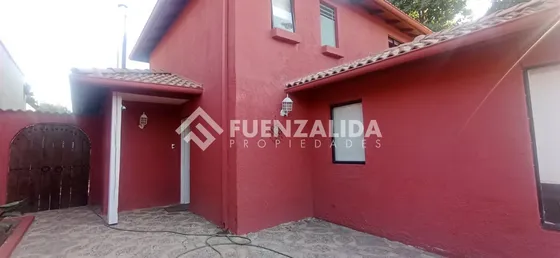 Casa En Arriendo De 4 Dorm. En Peñalolén