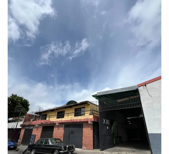Galpón Para Alquiler En El Pedregal (la Castellana)  #2498