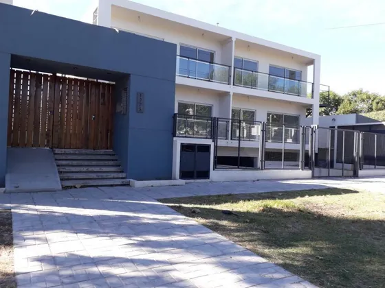 Venta Departamento Dos Ambientes Con Cochera Subterranea En Complejo Belgrano San Miguel Centro